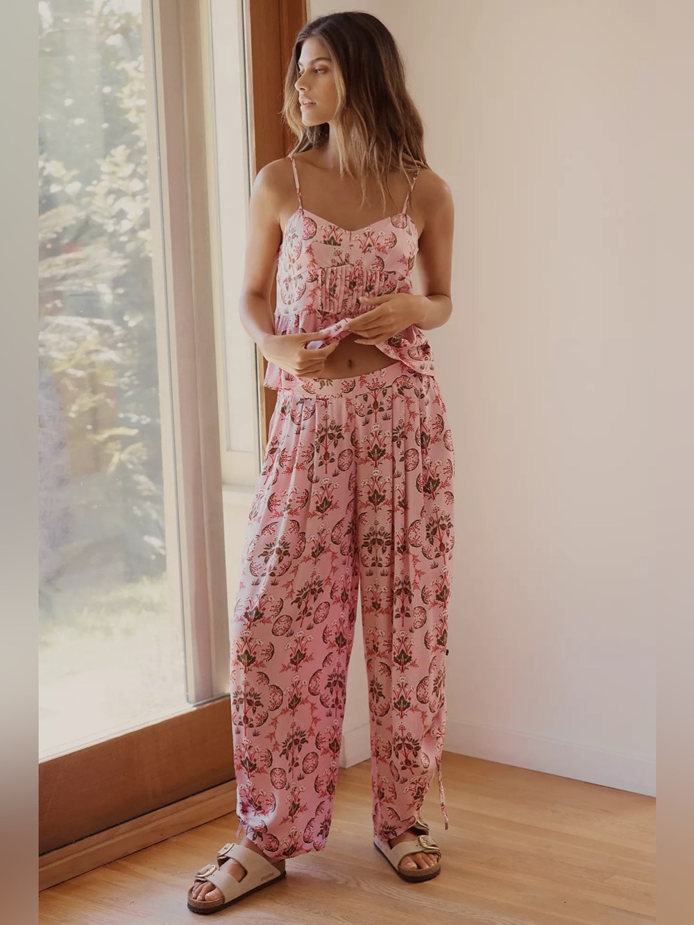 By Anthropologie Silky Wide-Leg Harem Pants Size Medium